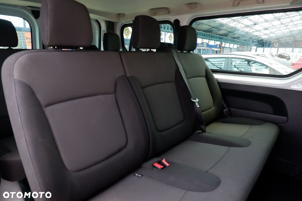 Renault Trafic 2.0 dCi EDC - 9