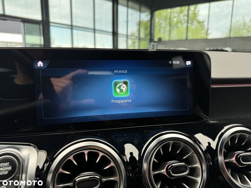 Mercedes-Benz GLB 200 AMG Line 7G-DCT - 32