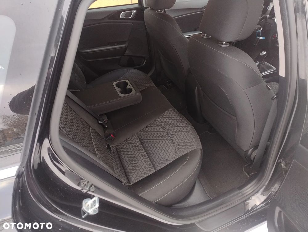 Kia Ceed 1.6 CRDi mHEV L Business Line - 21