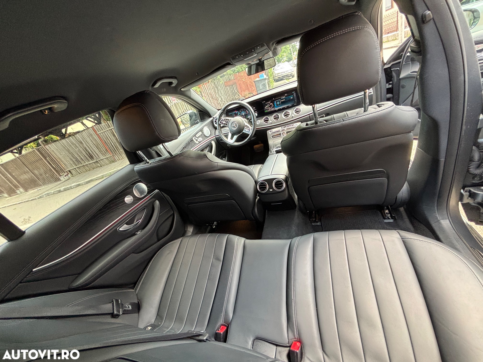 Mercedes-Benz E 300 de T 9G-TRONIC AMG Line - 20