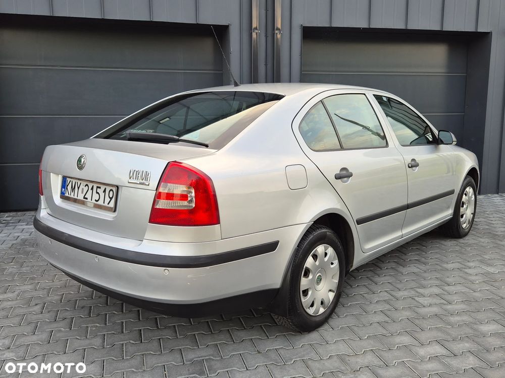 Skoda Octavia 1.6 Elegance - 4