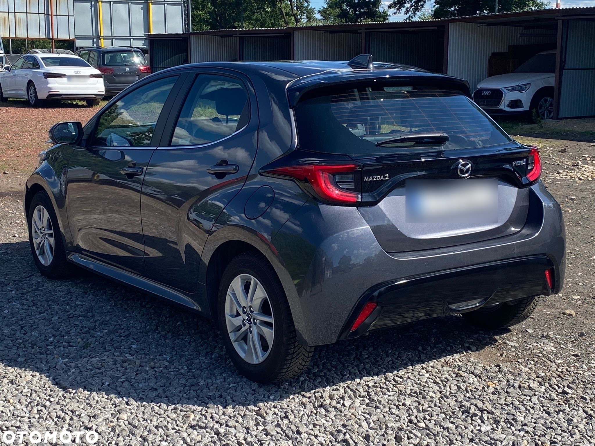 Mazda 2 Hybrid - 11