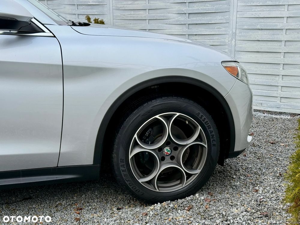 Alfa Romeo Stelvio 2.0 Turbo 16V AT8-Q4 Veloce Ti - 31