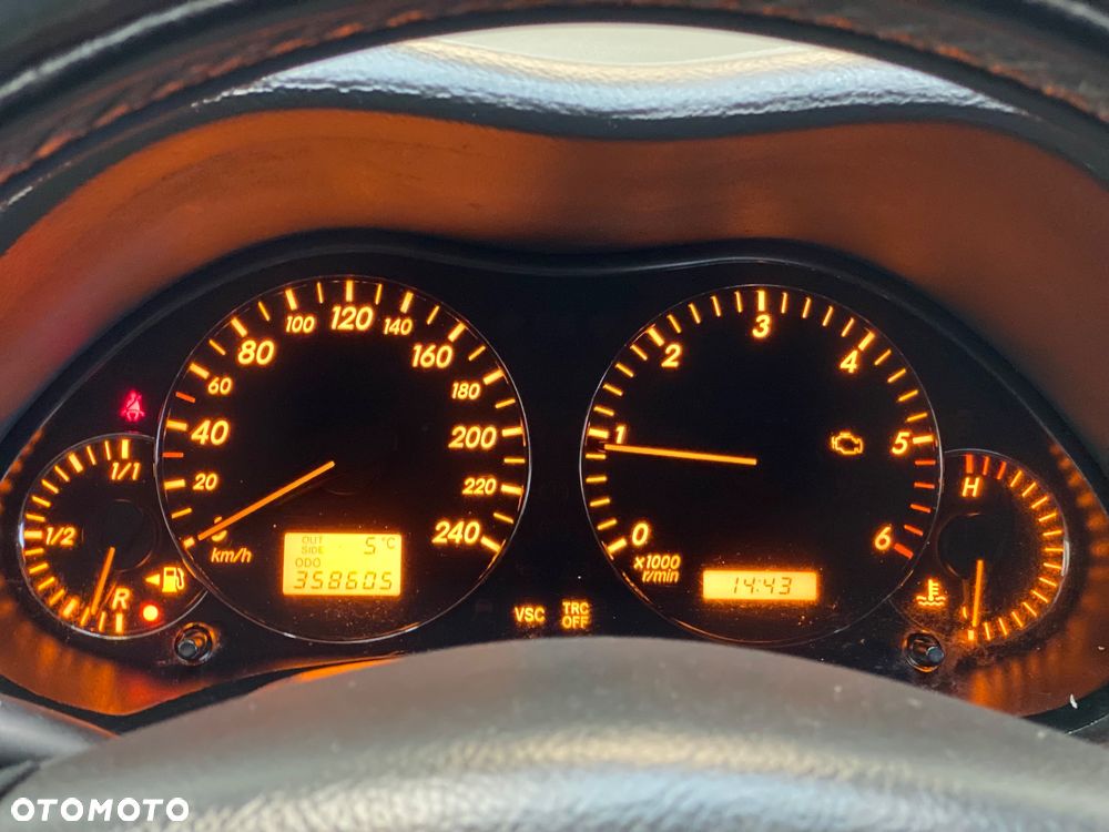 Toyota Avensis 2.0 D-4D Sol - 18