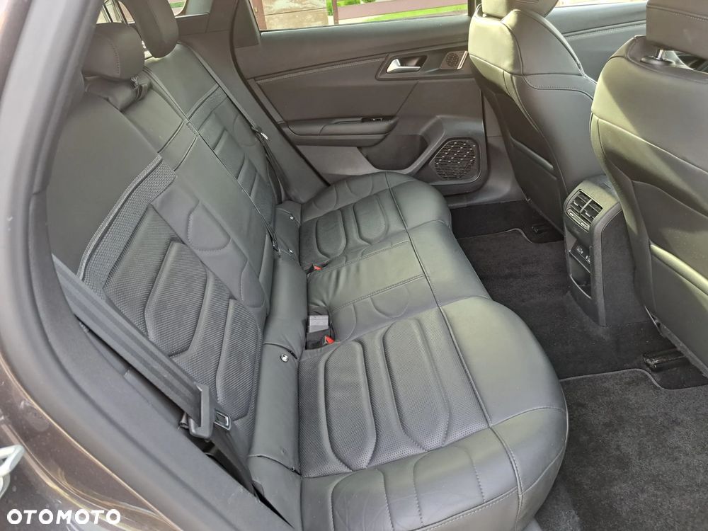 Citroën C5X 1.6 PHEV 225 Plus EAT8 - 7