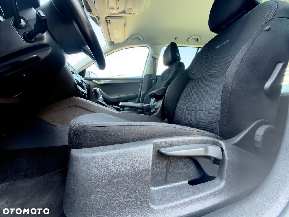 Skoda Octavia 2.0 TDI 4x4 DSG Scout - 21