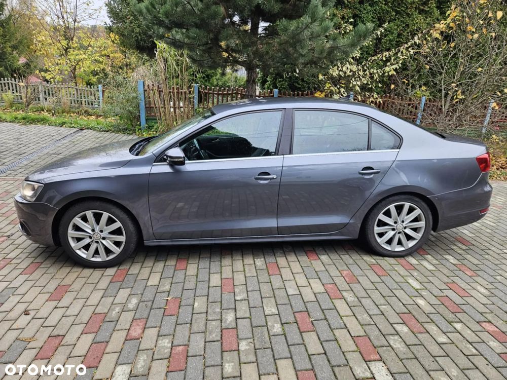 Volkswagen Jetta 1.6 TDI DPF Comfortline - 4