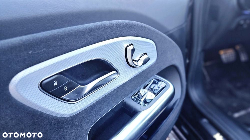 Mercedes-Benz CLA - 16