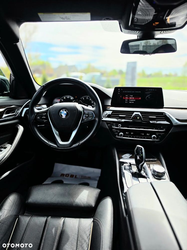 BMW Seria 5 520i Sport Line - 17