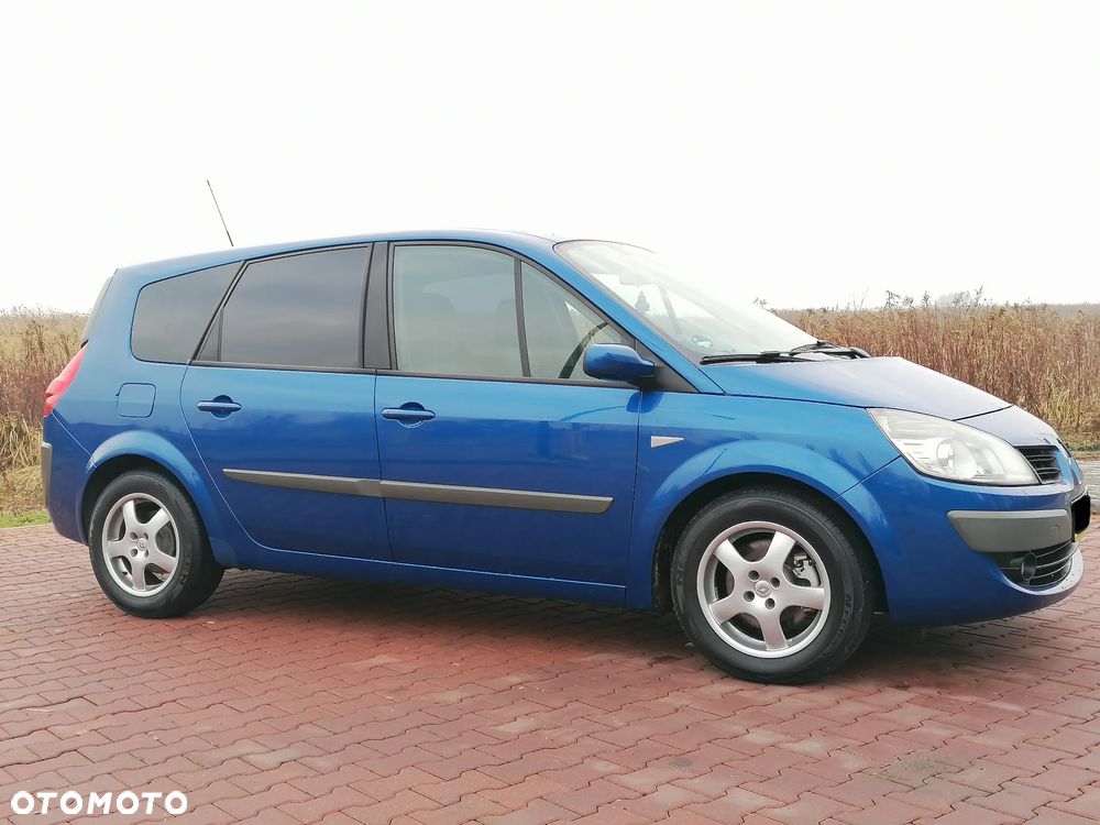 Renault Grand Scenic 2.0 16V Avantage - 9