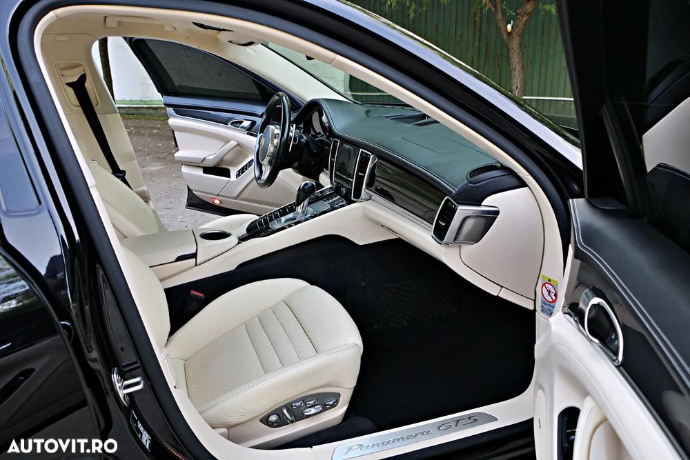Porsche Panamera - 16