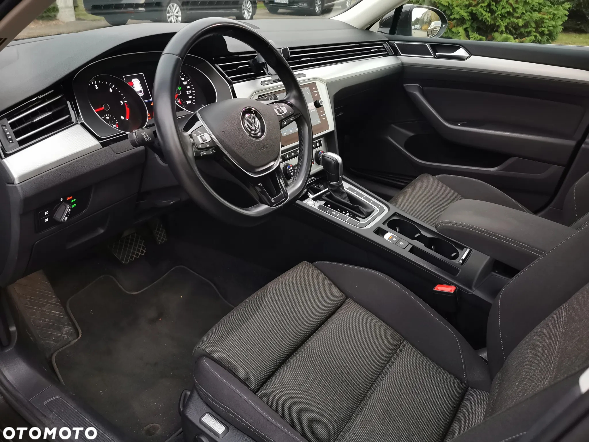 Volkswagen Passat Variant 1.6 TDI SCR DSG Business - 10