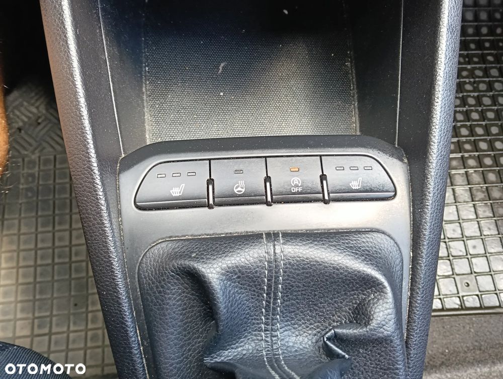 Kia Rio 1.2 L - 18