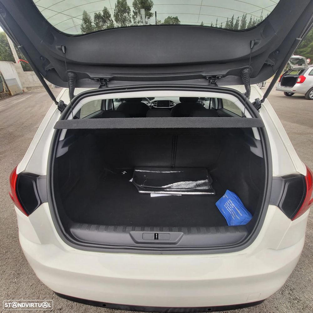 Peugeot 308 PureTech 130 GPF Stop & Start Style - 19
