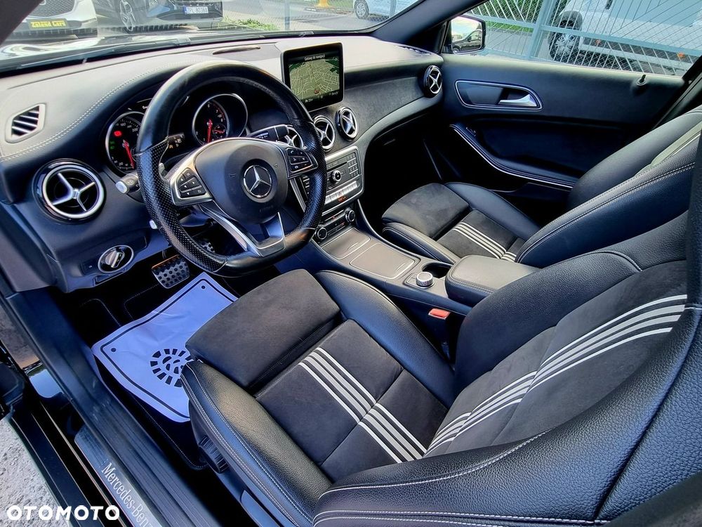 Mercedes-Benz GLA 200 7G-DCT Edition 1 - 13