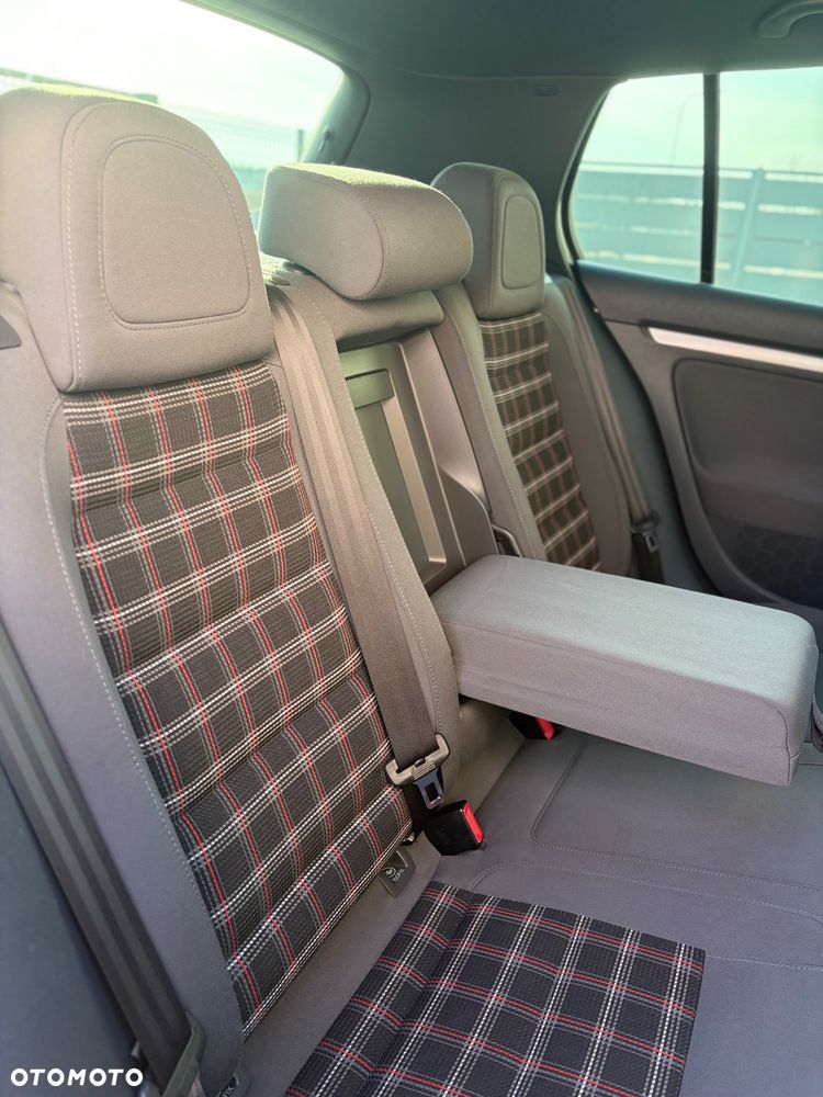 Volkswagen Golf 2.0 GTI - 15