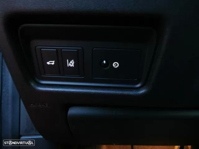 Land Rover Discovery Sport TD4 Aut. HSE Luxury - 23