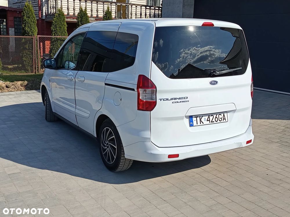 Ford Tourneo Courier - 4