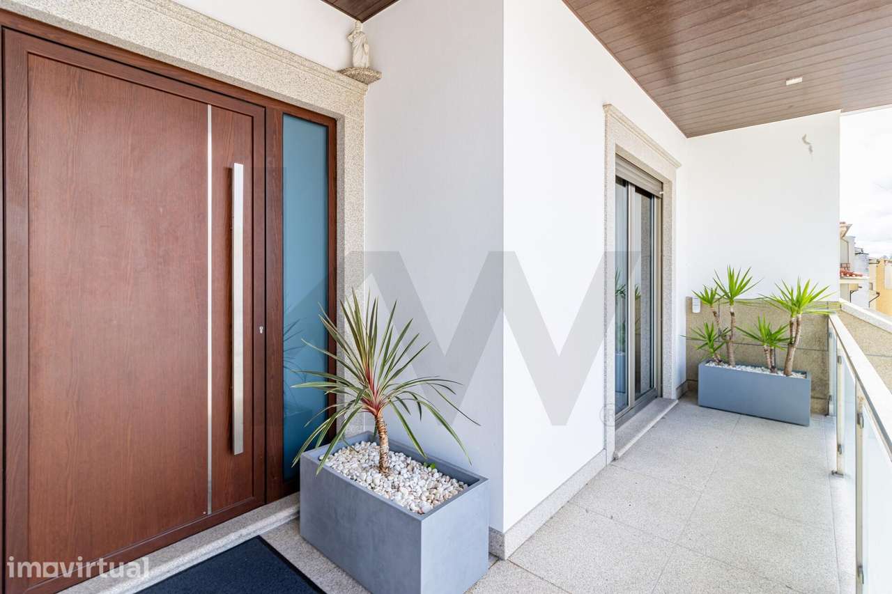 Exclusiva Moradia T3 em Banda de Arquitetura Moderna em São João da Ma - Grande imagem: 3/46