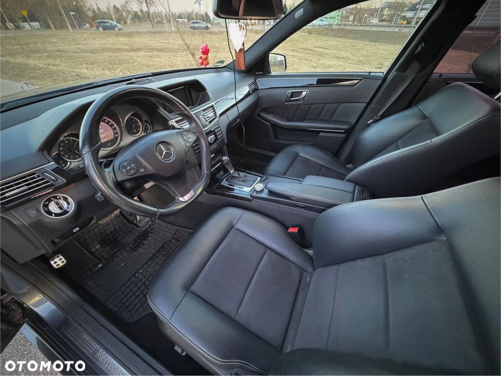 Mercedes-Benz Klasa E 220 CDI BlueEff Avantgarde - 12