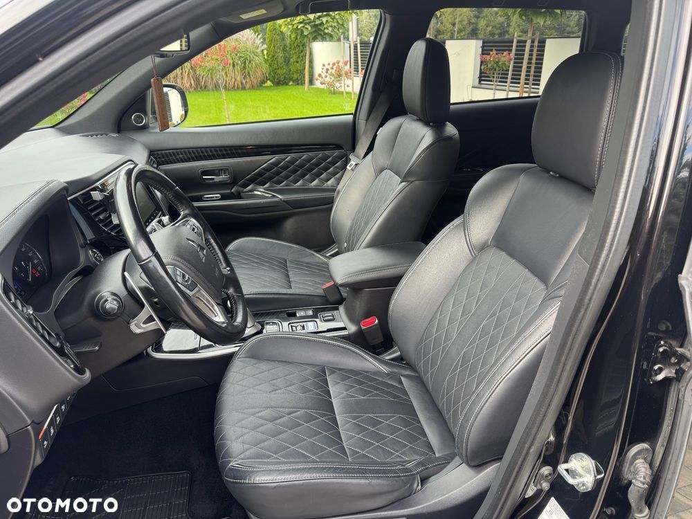 Mitsubishi Outlander 2.4 4WD Diamant+ - 20