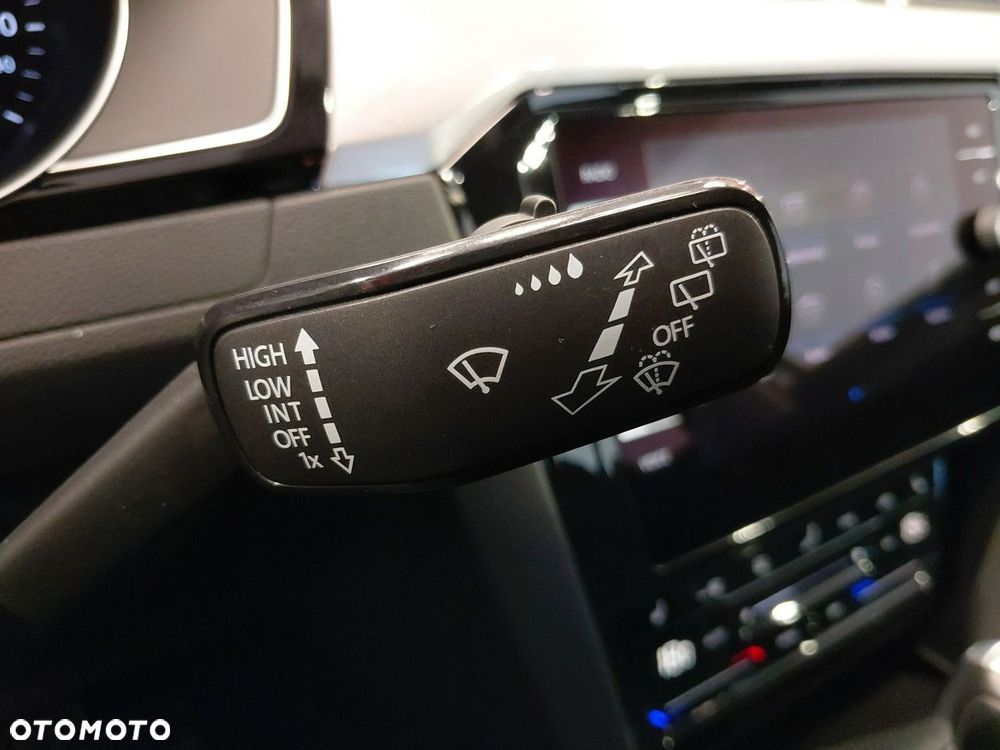 Volkswagen Passat Variant 2.0 TSI Business DSG - 29