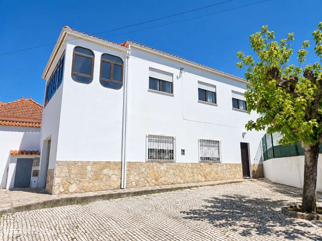 MORADIA 195 m² COM POTENCIAL PARA 2 HABITAÇÕES | PRÓXIMA DAS PRAIAS... - Grande imagem: 3/60