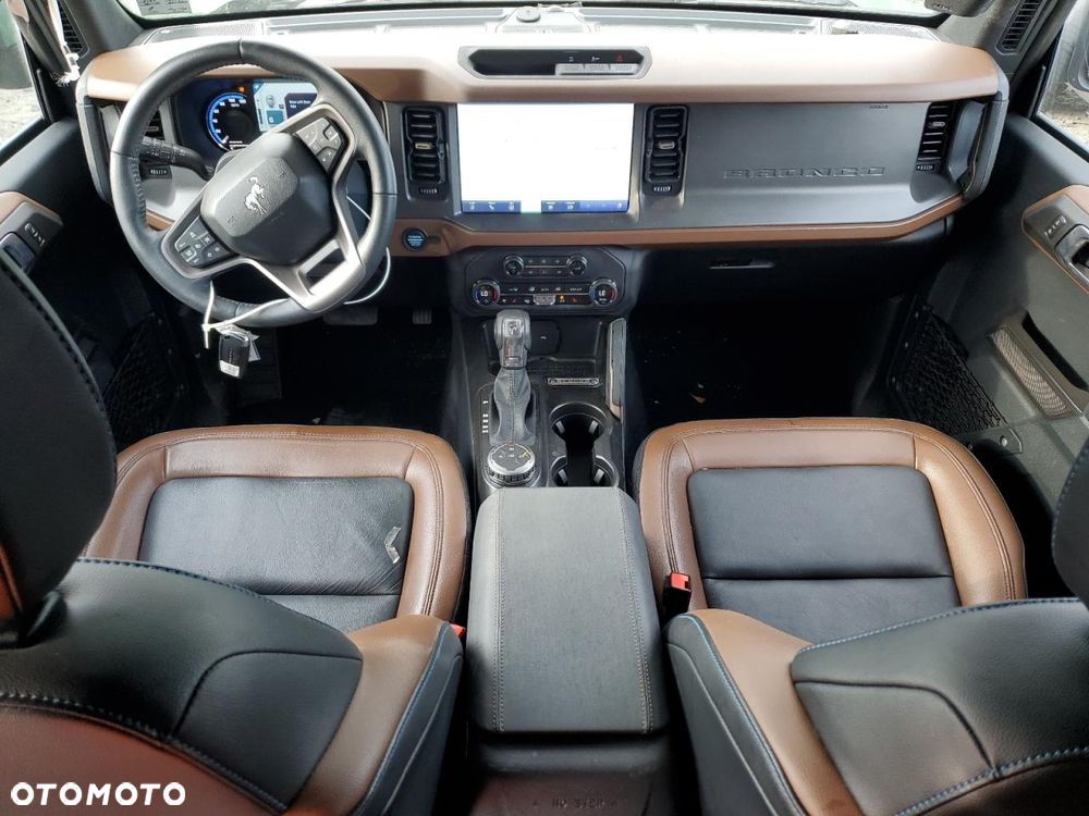 Ford Bronco - 9