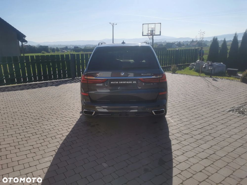 BMW X7 M50i sport - 22