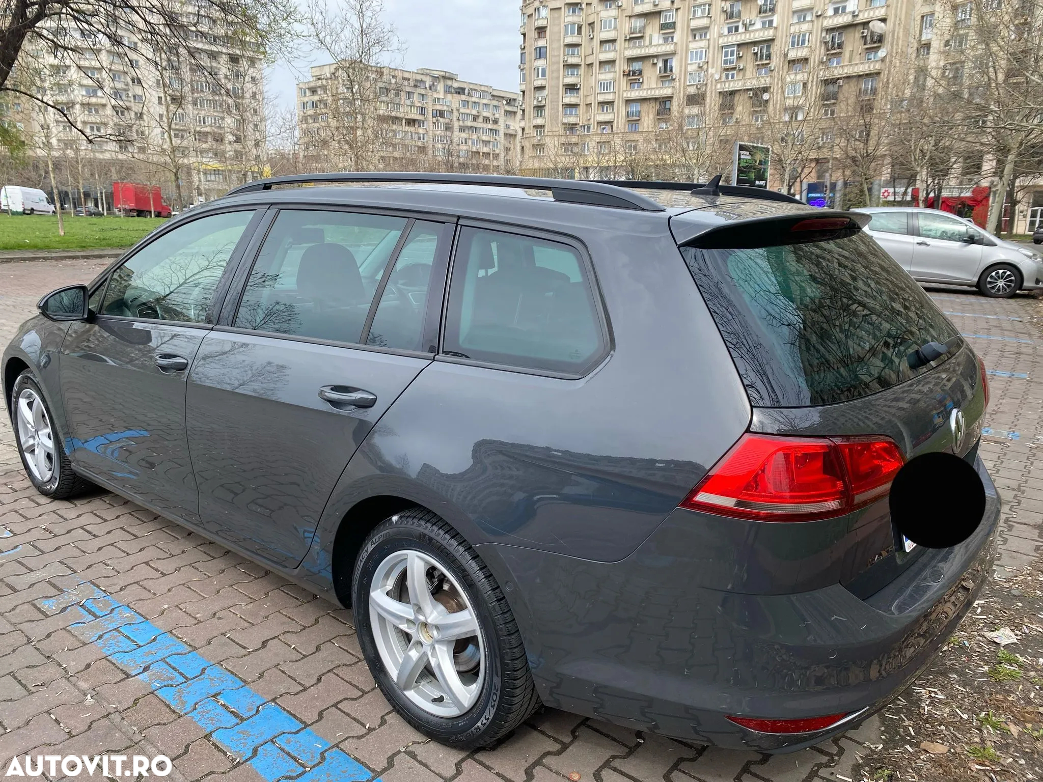 Volkswagen Golf Variant 1.6 TDI BlueMotion Technology Comfortline - 5