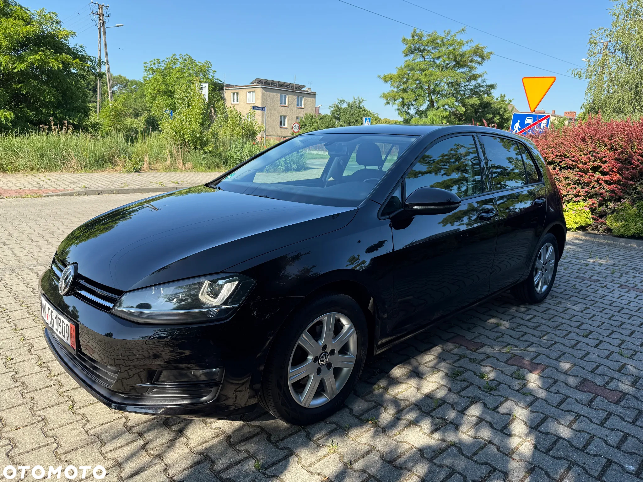 Volkswagen Golf - 11