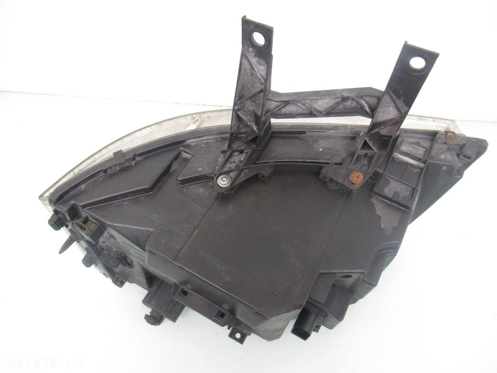 LAMPA PRAWA PRZEDNIA VW TRANSPORTER T5 7H1941016N 0301191302 - 2