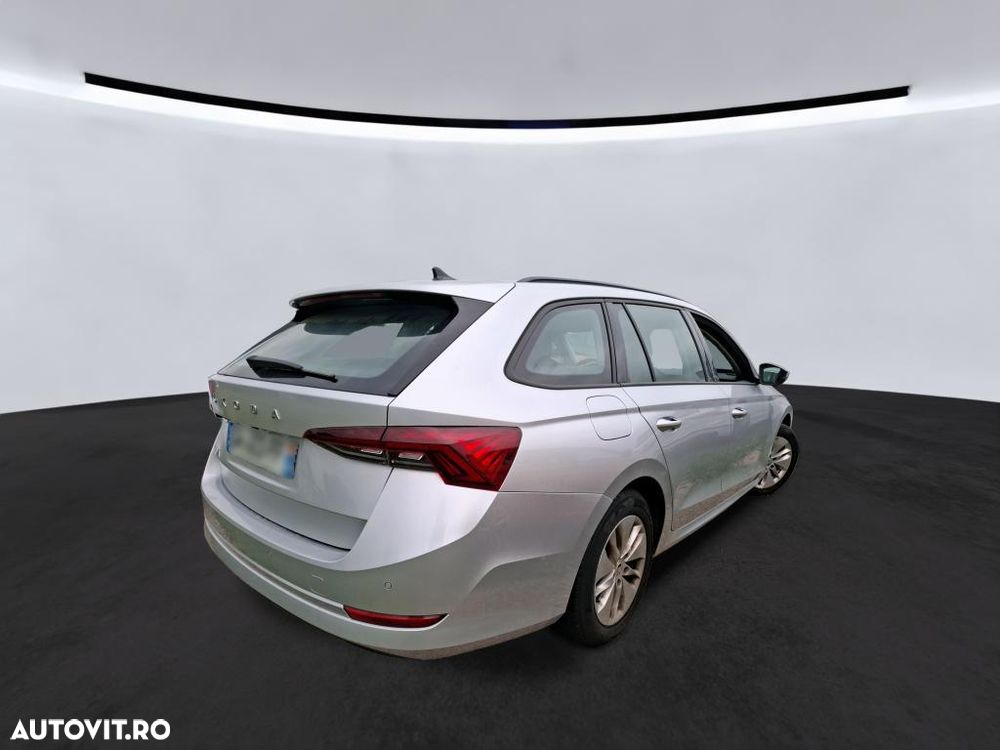 Skoda Octavia Combi 2.0 TDI DSG Clever - 17