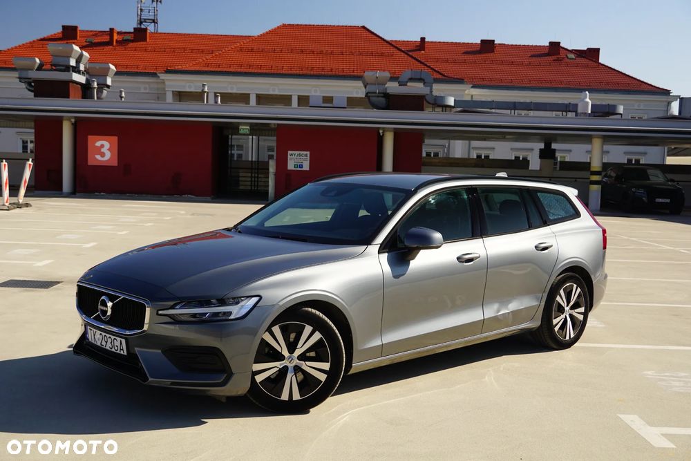 Volvo V60 B3 B DKG Momentum Core - 4