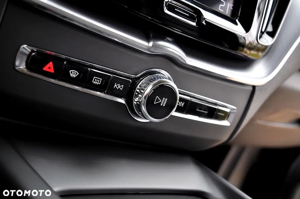 Volvo XC 60 D4 Momentum Pro - 32