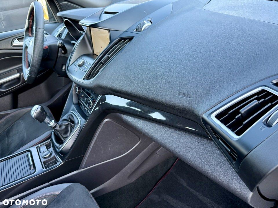 Ford Kuga 2.0 TDCi 4x4 ST-Line - 29