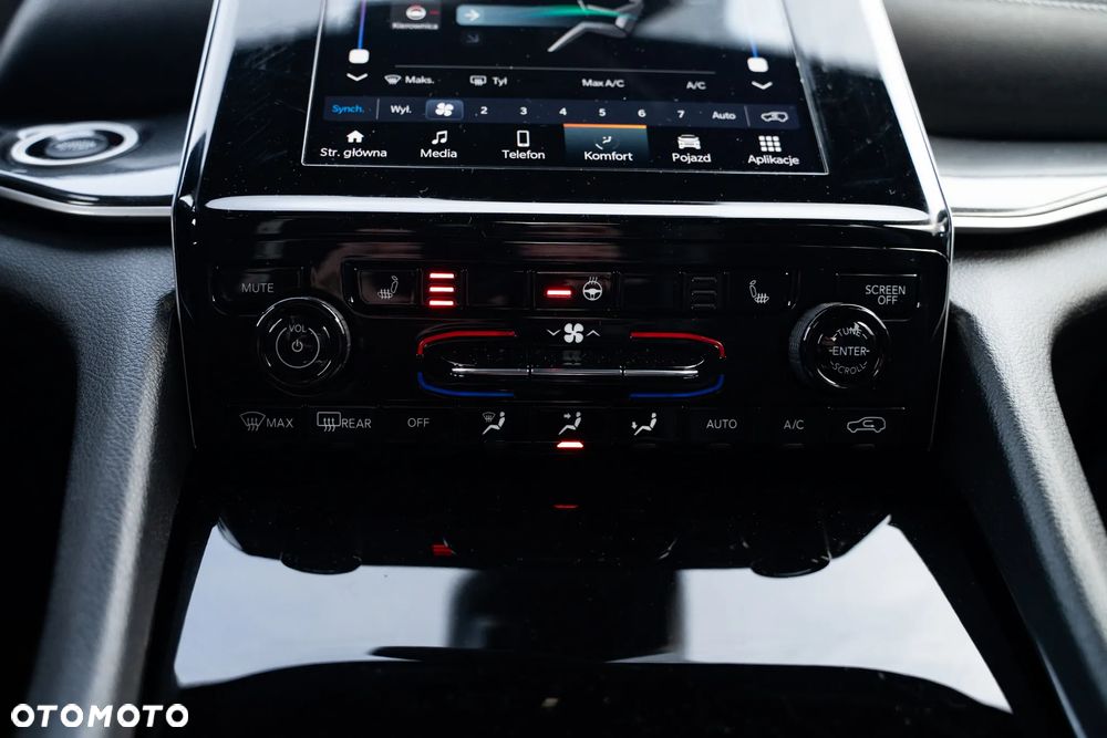 Jeep Grand Cherokee - 16