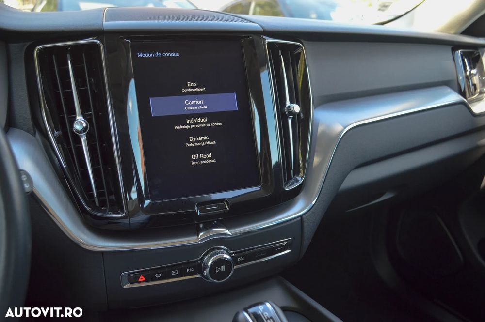 Volvo XC 60 D4 AWD Geartronic Momentum - 23