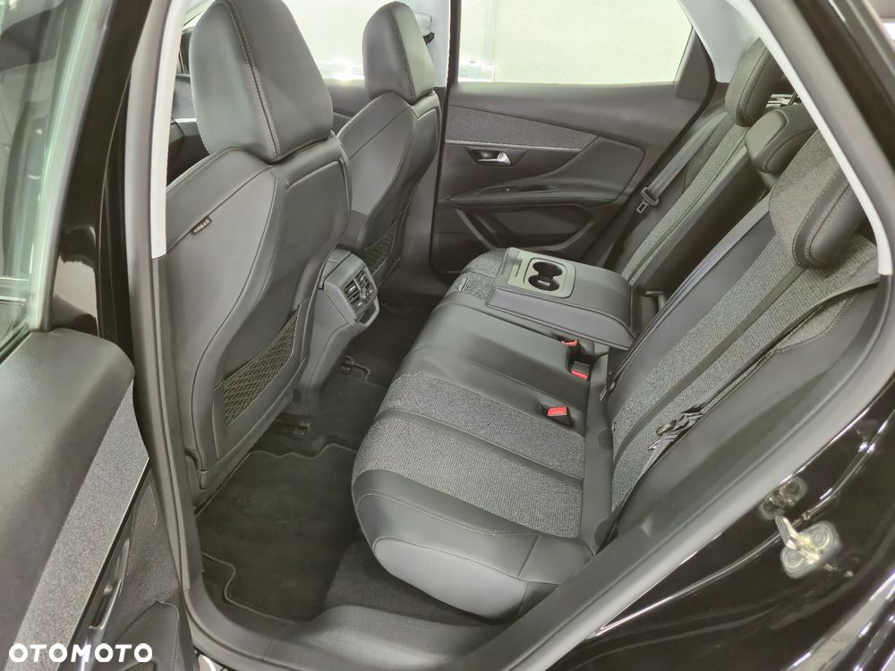 Peugeot 3008 1.2 PureTech Allure S&S EAT8 - 18