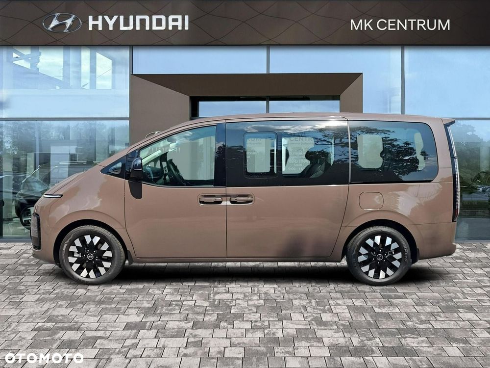 Hyundai Staria - 2