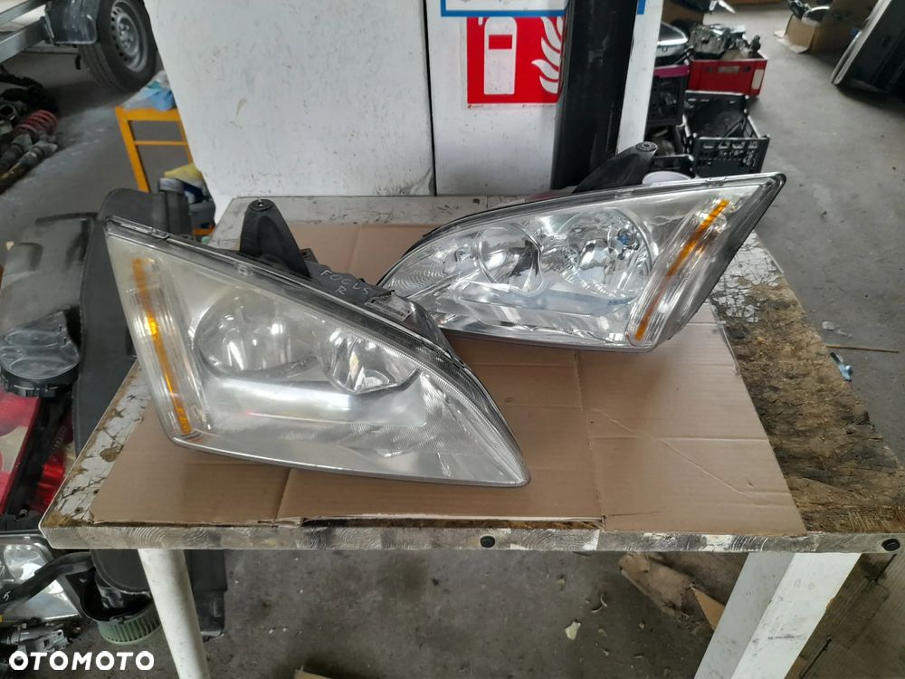 lampa przednia lewa lub prawa  FORD FOCUS II MK2 - 2