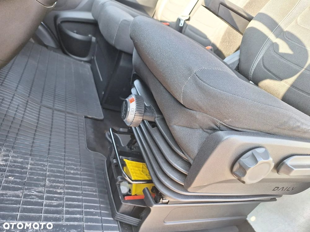 Iveco 35S18 HiMatic furgon 16m blaszak automat FV23% MAXI - 9