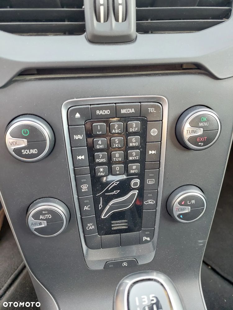 Volvo V40 T2 Momentum - 9