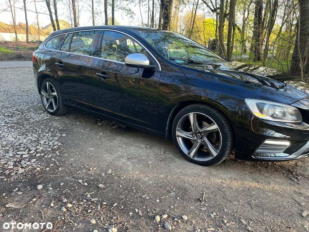 Volvo V60 D3 R-Design - 8