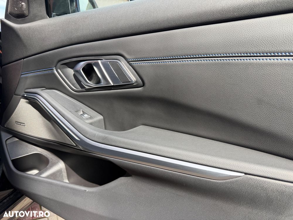 BMW Seria 3 320d Aut. Edition M Sport Shadow - 16