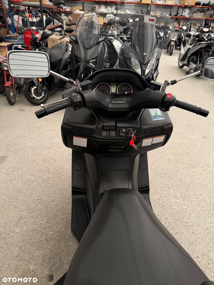 Suzuki Burgman - 12
