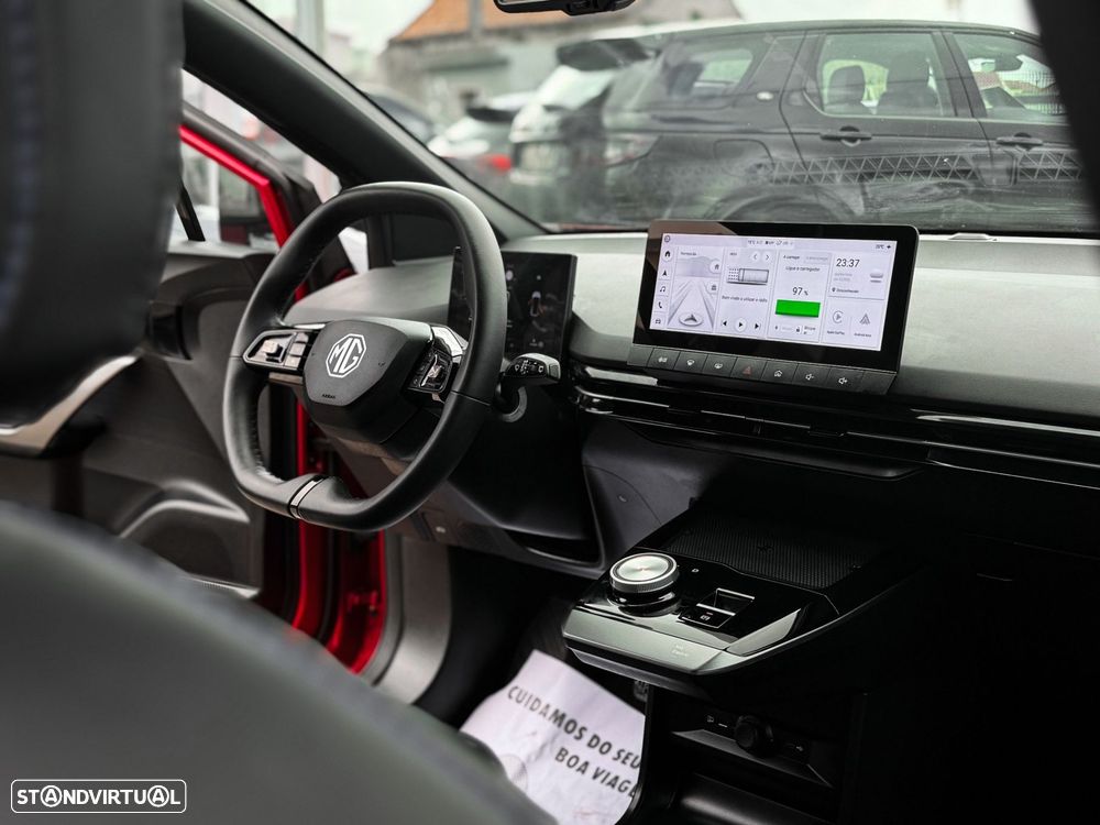 MG MG4 64 kWh Luxury - 18