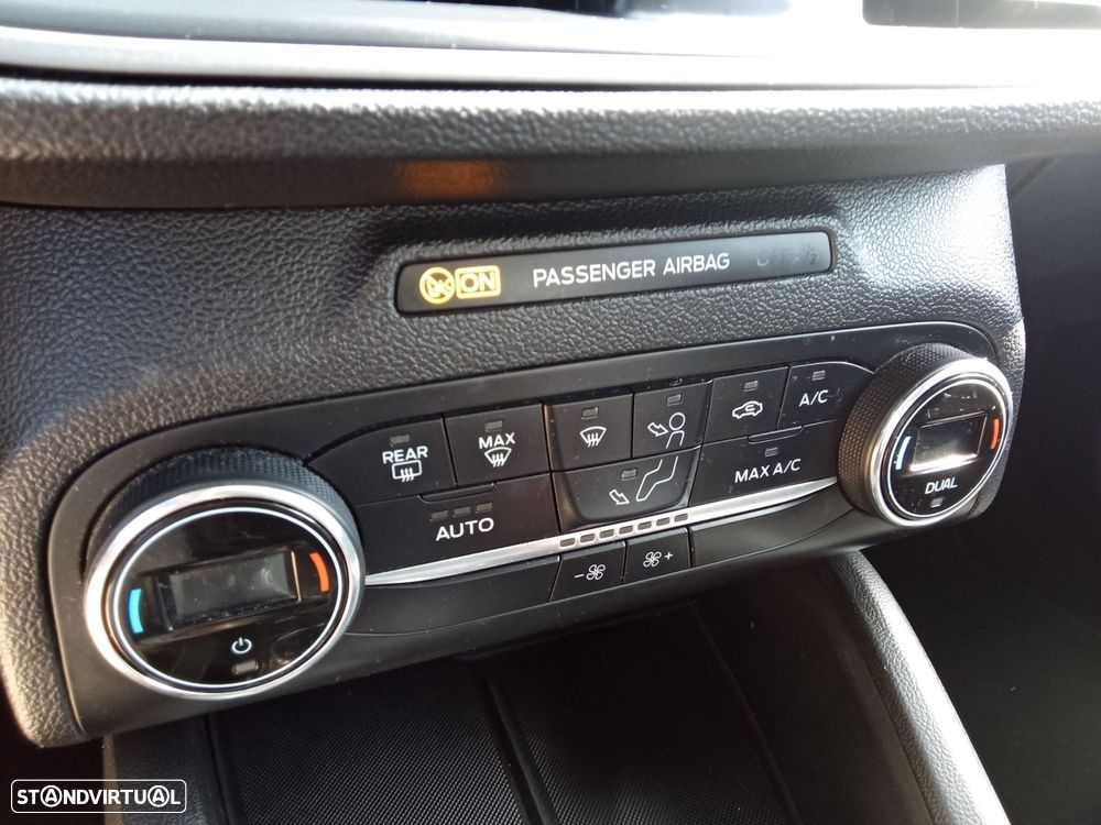 Ford Focus 1.5 TDCi ECOBlue Connected Aut. — fotografia 18