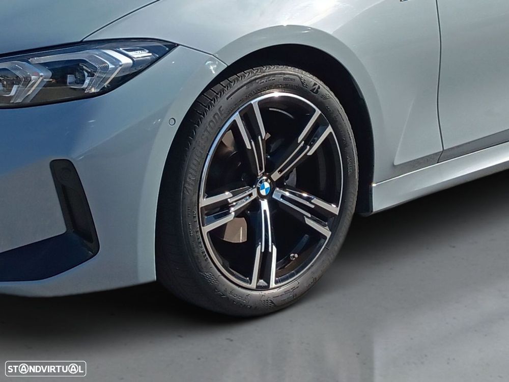 BMW 320 d Touring Pack Desportivo M Auto - 4
