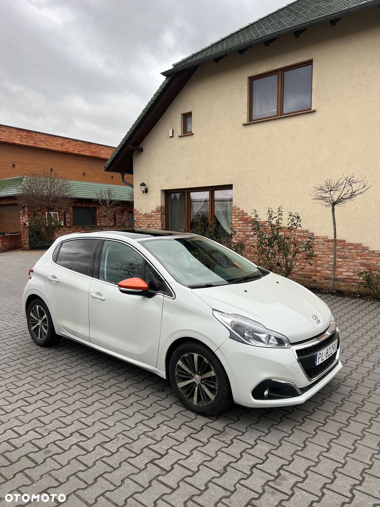 Peugeot 208 - 1